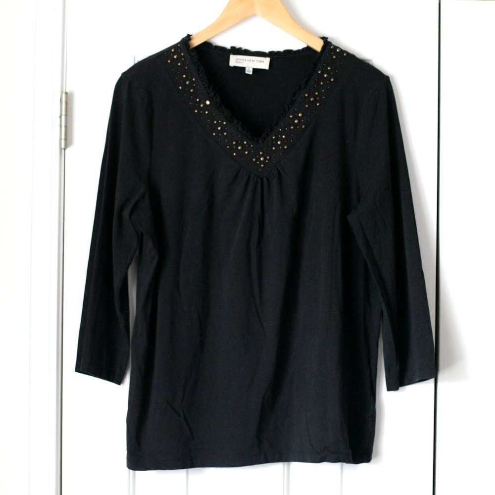 Jones New York sport black gold v neck top